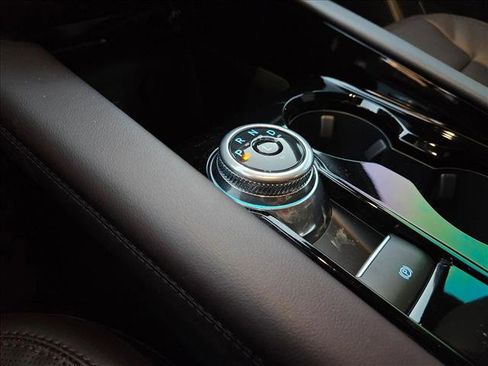 New 2026 Ford Explorer Platinum image 13