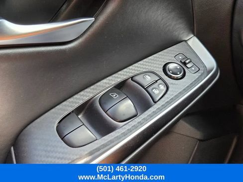 Used 2025 Nissan Sentra SR FWD image 31