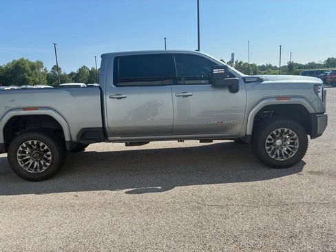 Used 2024 GMC Sierra 2500 AT4 w/ AT4 Preferred Package AWD/4WD image 8