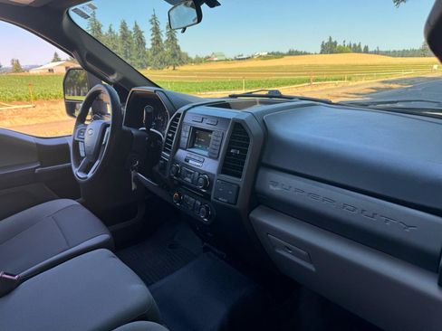 Used 2018 Ford F250 XL w/ STX Appearance Package AWD/4WD image 24