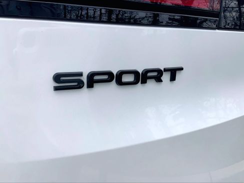Used 2024 Land Rover Range Rover Sport Dynamic SE AWD/4WD image 9