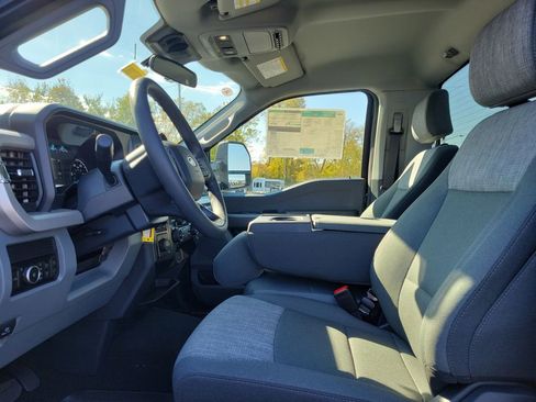 New 2026 Ford F450 XLT w/ 360-Degree Camera Package image 9