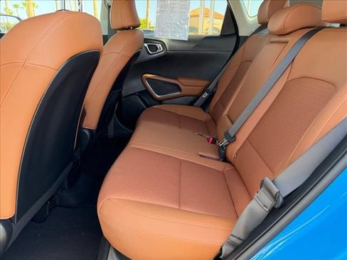 Used 2025 Kia Soul EX FWD image 7