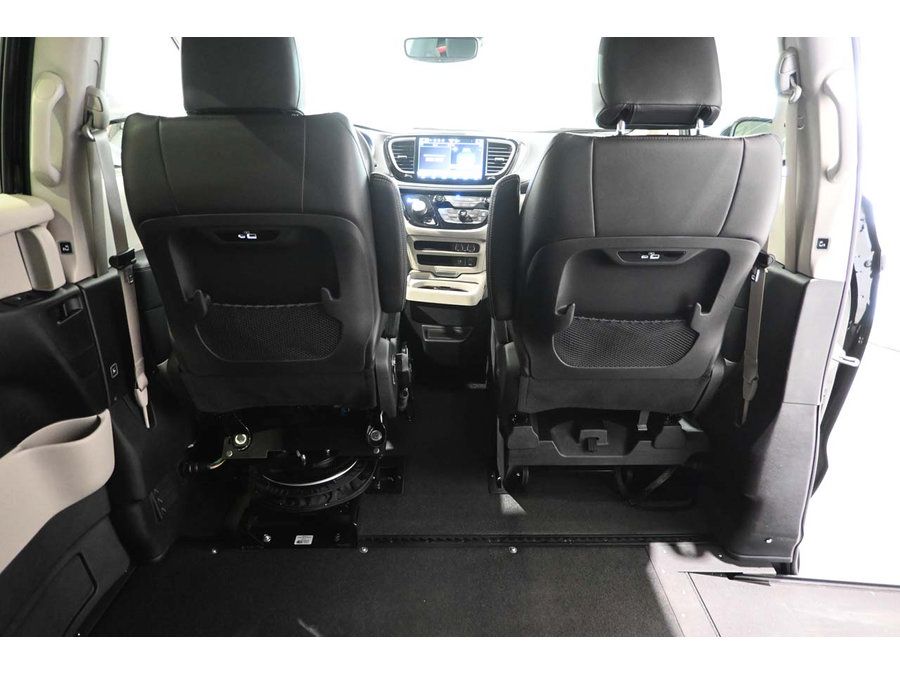 Used 2022 Chrysler Pacifica Touring-L FWD image 20