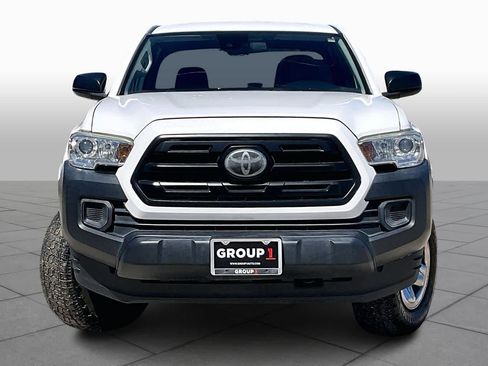 Used 2019 Toyota Tacoma SR image 3
