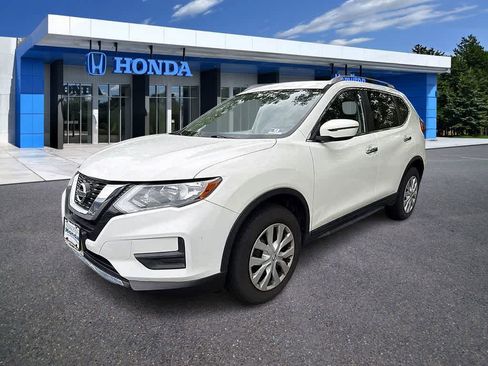 Used 2017 Nissan Rogue S w/ S Appearance Package AWD/4WD image 1
