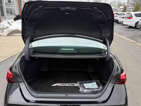 Used 2019 Toyota Avalon Touring image 22