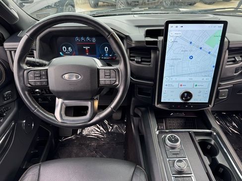 Certified 2023 Ford Expedition Platinum image 4
