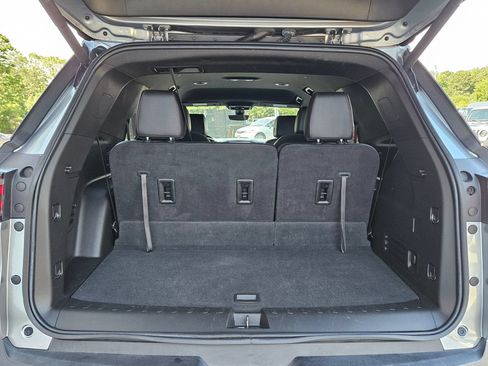 Used 2023 Chevrolet Traverse RS FWD image 29