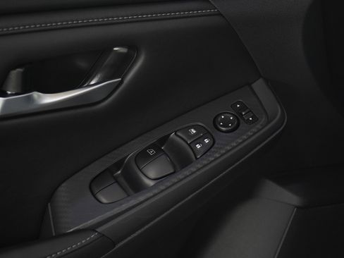 Used 2025 Nissan Sentra SV w/ All-Weather Package FWD image 21