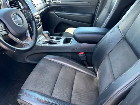 Used 2021 Jeep Grand Cherokee Laredo X AWD/4WD image 10