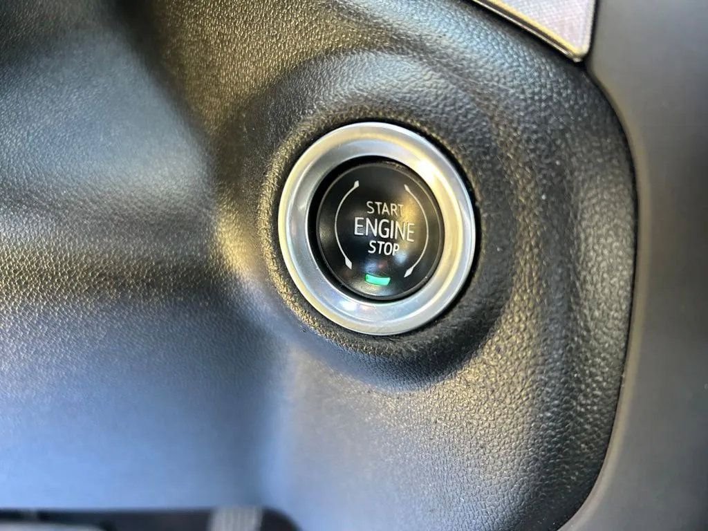 Used 2020 GMC Sierra 1500 Elevation w/ Elevation Value Package AWD/4WD image 21