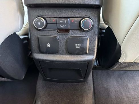 Used 2018 Ford Explorer Platinum image 24