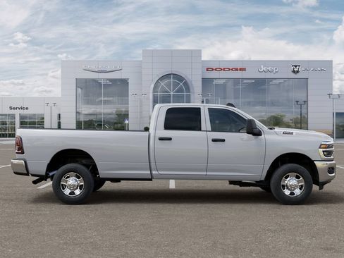 Used 2025 RAM 2500 Tradesman w/ Chrome Appearance Group RWD image 21
