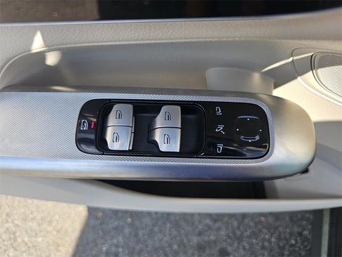 Certified 2024 Mercedes-Benz GLC 300 image 13