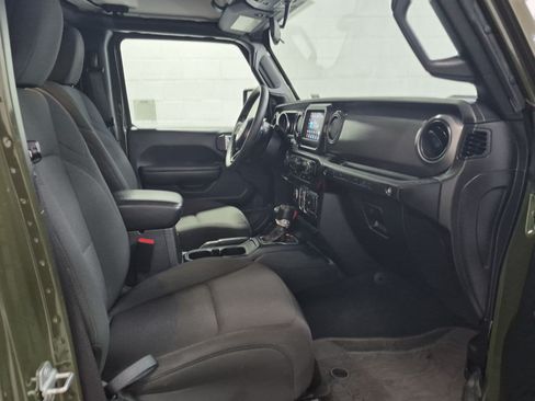 Used 2023 Jeep Wrangler Unlimited AWD/4WD image 33