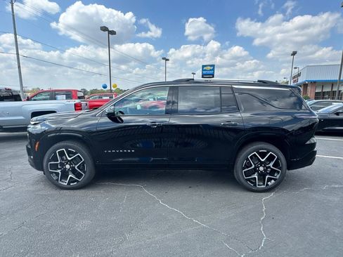 New 2026 Chevrolet Traverse High Country w/ LPO, Floor Liner Package FWD image 9