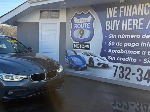 Used 2018 BMW 320i xDrive Sedan w/ Convenience Package image 1