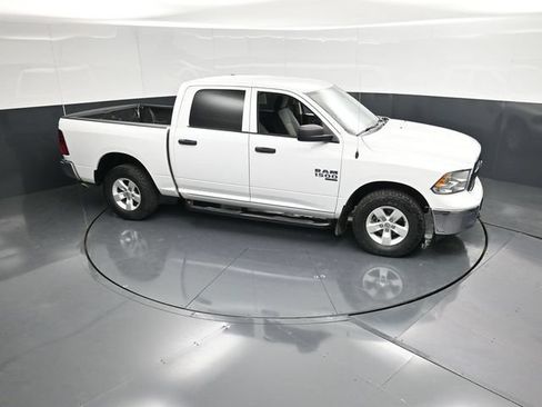 Used 2022 RAM 1500 Classic SLT AWD/4WD image 43