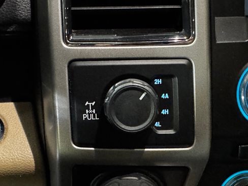 Used 2017 Ford F150 Lariat w/ Equipment Group 502A Luxury image 38