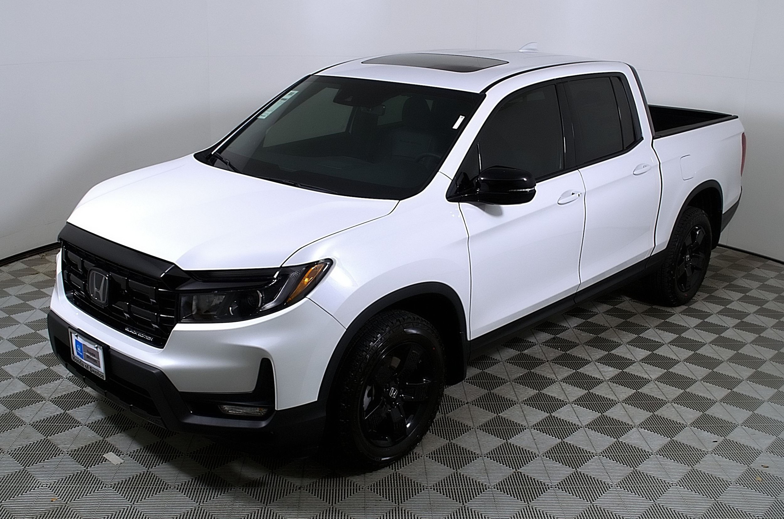 New 2026 Honda Ridgeline Black Edition image 3