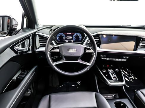 Used 2025 Audi Q4 e-tron Premium Plus w/ Premium Plus image 6