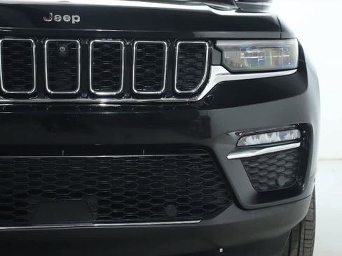 Used 2023 Jeep Grand Cherokee Limited w/ Luxury Tech Group II image 7