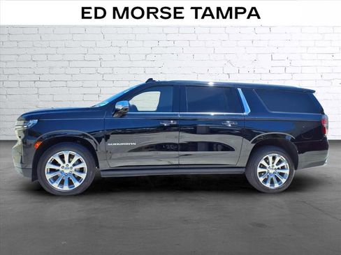 Used 2022 Chevrolet Suburban Premier AWD/4WD image 2