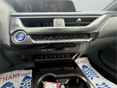 Used 2022 Lexus UX 250h w/ Premium Package image 17
