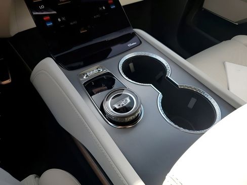 New 2026 Cadillac Vistiq Luxury AWD/4WD image 40