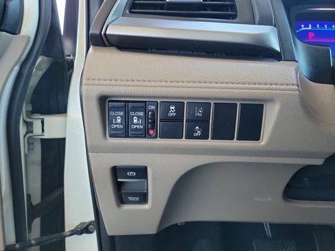 Used 2019 Honda Odyssey EX image 15