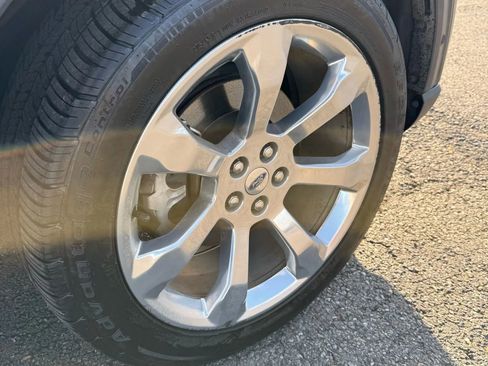 Used 2020 Ford Explorer Platinum w/ Premium Technology Package image 14