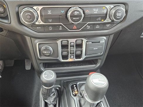 New 2025 Jeep Gladiator Sport image 10