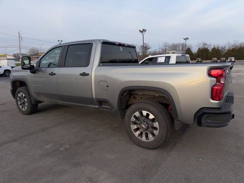 Used 2024 Chevrolet Silverado 2500 Custom w/ Custom Value Package image 17