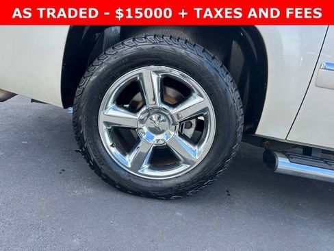 Used 2013 Chevrolet Avalanche LTZ image 7