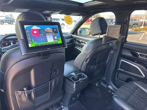 Used 2023 Kia Telluride EX X-Line image 21