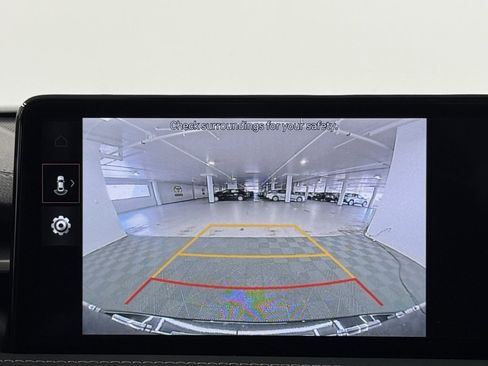 Used 2025 Genesis G70 2.5T image 28