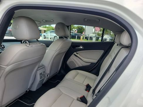 Used 2017 Mercedes-Benz GLA 250 image 13