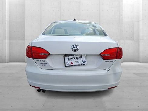Used 2013 Volkswagen Jetta SE FWD image 5