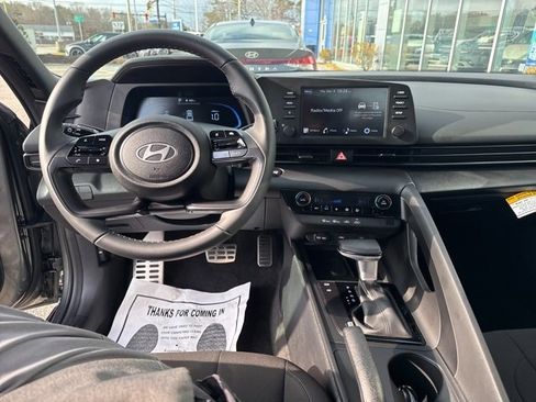 Certified 2025 Hyundai Elantra Sport image 26