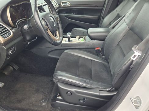 Used 2014 Jeep Grand Cherokee Altitude AWD/4WD image 23