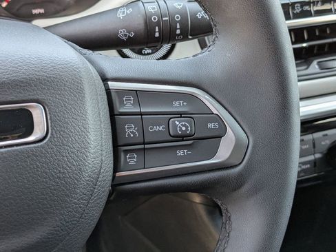Used 2025 Jeep Compass Limited AWD/4WD image 19