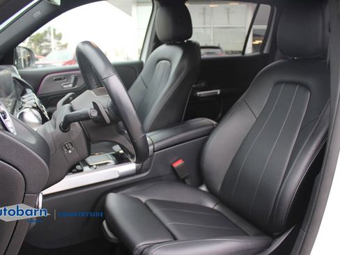 Used 2023 Mercedes-Benz GLB 250 4MATIC w/ Premium Package image 10