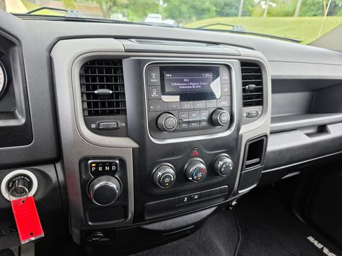 Used 2019 RAM 1500 Express RWD image 24