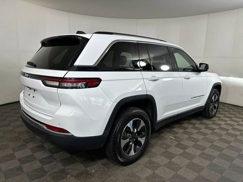 Used 2023 Jeep Grand Cherokee 4WD 4xe image 3