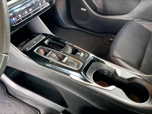 Used 2022 Chevrolet Bolt EUV Premier w/ Sun & Sound Package FWD image 17