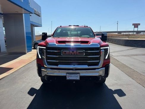 Used 2024 GMC Sierra 2500 SLT w/ SLT Convenience Package image 3