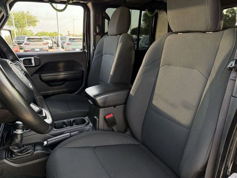 Used 2022 Jeep Gladiator Sport image 20