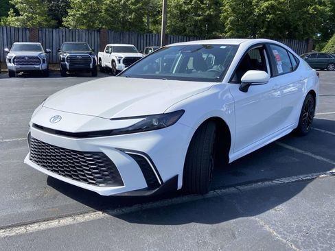 New 2026 Toyota Camry SE image 7