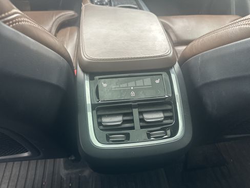 Used 2021 Volvo XC90 T6 Inscription w/ Lounge Package AWD/4WD image 16
